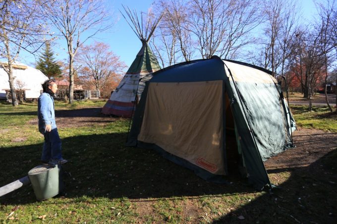 日よけ、蚊帳、着替えの目隠し、寒さ・雨対策と、キャンプで万能なタープ