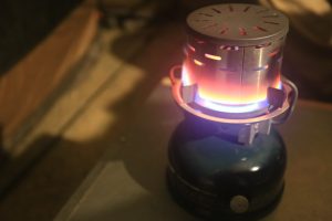 【レビュー】Colemanスポーツスター508Aで冬キャンプの暖をとろう!