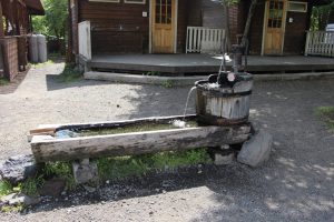 【質問コーナー】キャンプやBBQのとき水って何に入れて持って行く?