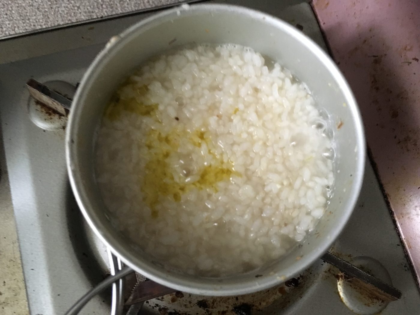 米を炊いている間に蓋を開けても大した問題じゃない