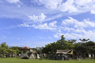 沖縄のキャンプ情報 キャンプ場ってある 浜辺で焚き火 直火できる キャンプ初心者向け総合情報ブログ Hyper Camp Creators